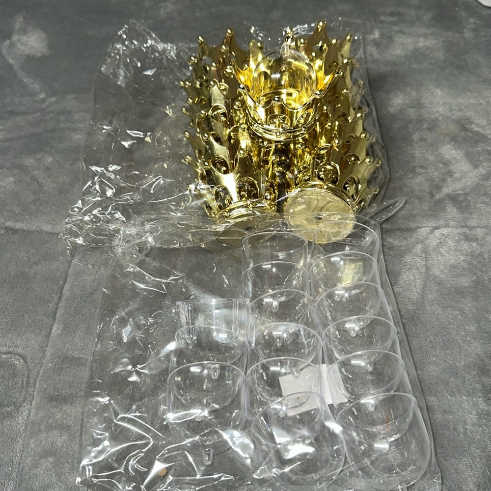 16‎ fillable Crowns. Plastic